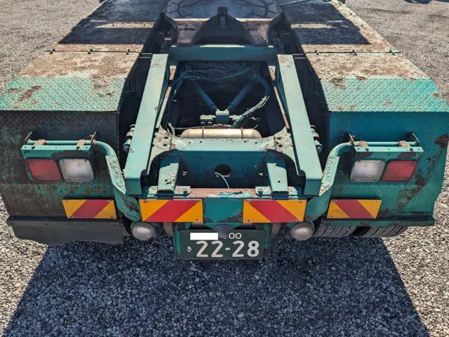 日野 プロフィア QDG-SS1EKDA(6x4)の写真9