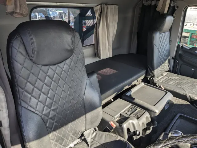 日野 プロフィア QDG-SS1EKDA(6x4)の写真33