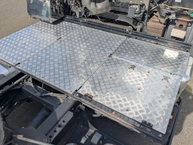 UD クオン QKG-GK6XAD(2WD)の写真13