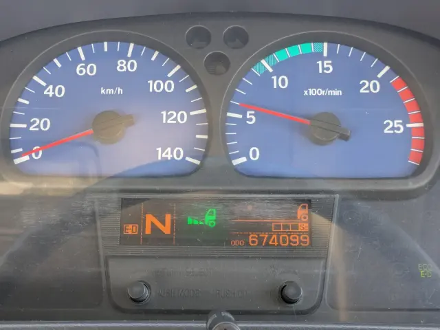 UD クオン QKG-GK6XAD(2WD)の写真28