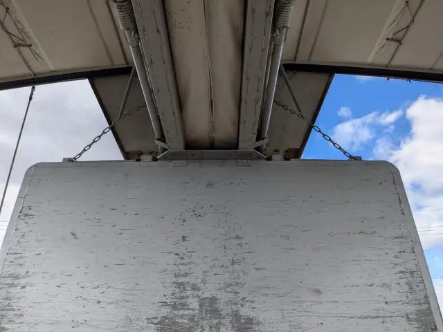 日野 プロフィア QPG-FN1AWDA(6x2)の写真9