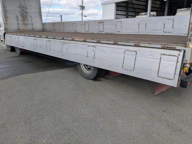 日野 プロフィア QPG-FN1AWDA(6x2)の写真18