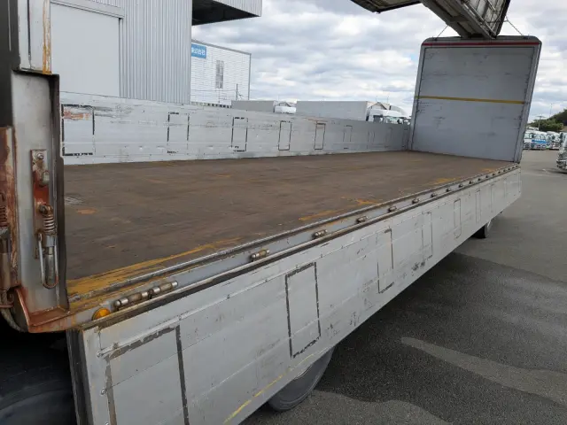 日野 プロフィア QPG-FN1AWDA(6x2)の写真19