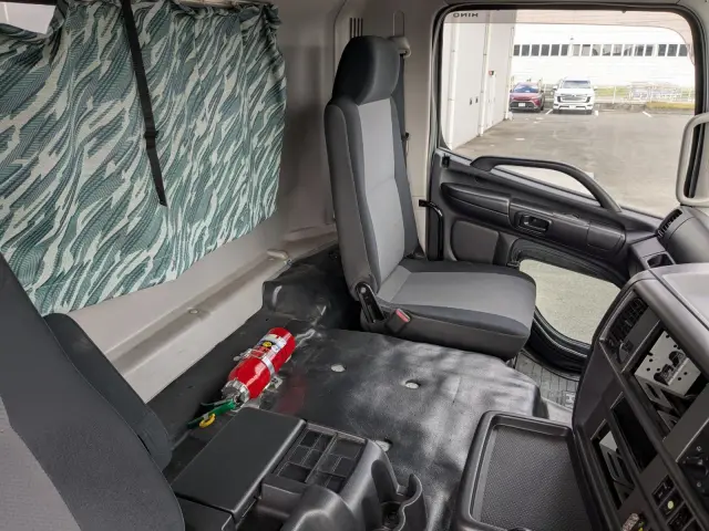 日野 プロフィア QPG-FN1AWDA(6x2)の写真28