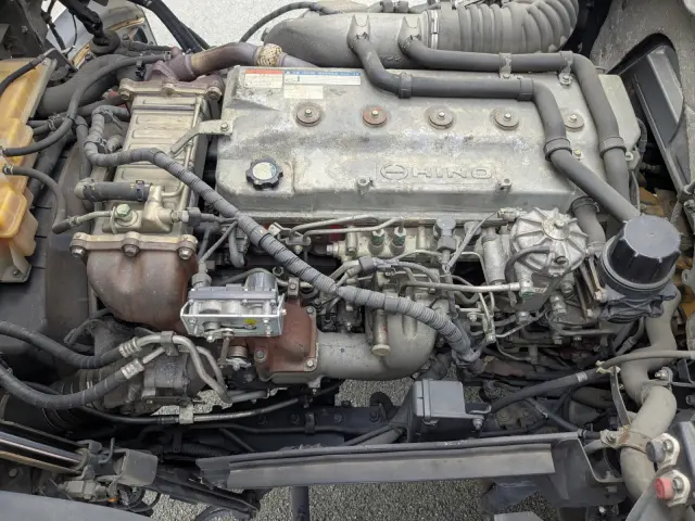 日野 プロフィア QPG-FN1AWDA(6x2)の写真33