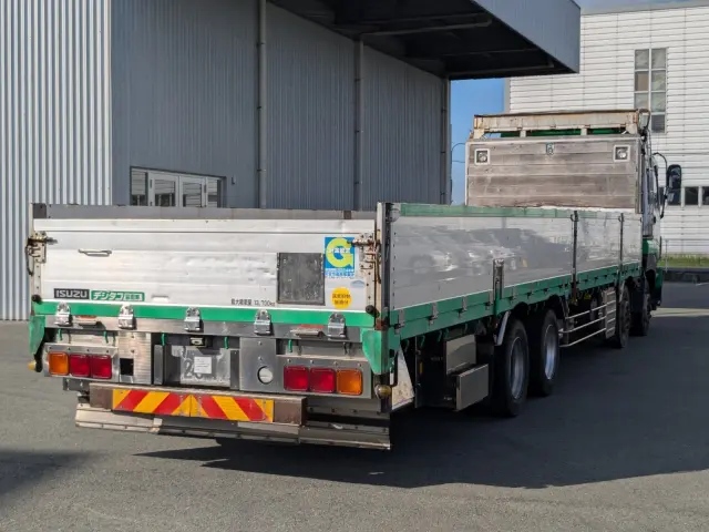 いすゞ ギガ QKG-CYJ77A(8x4)の写真5