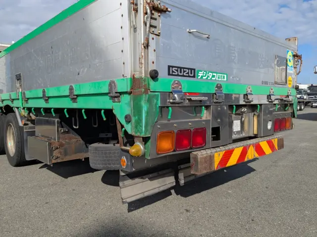 いすゞ ギガ QKG-CYJ77A(8x4)の写真6