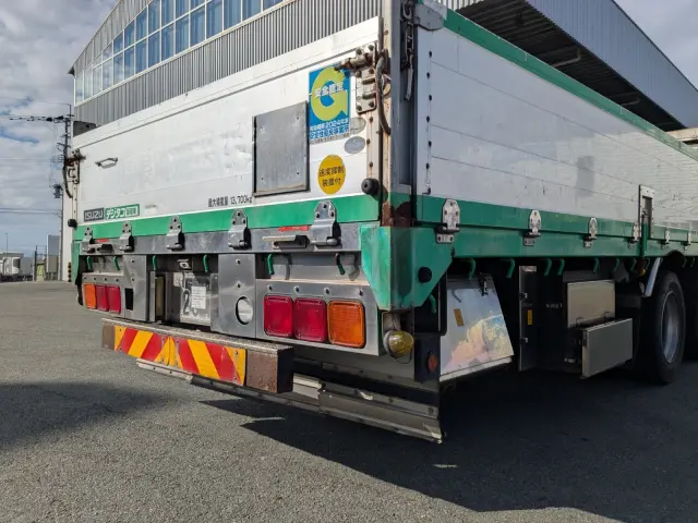 いすゞ ギガ QKG-CYJ77A(8x4)の写真7