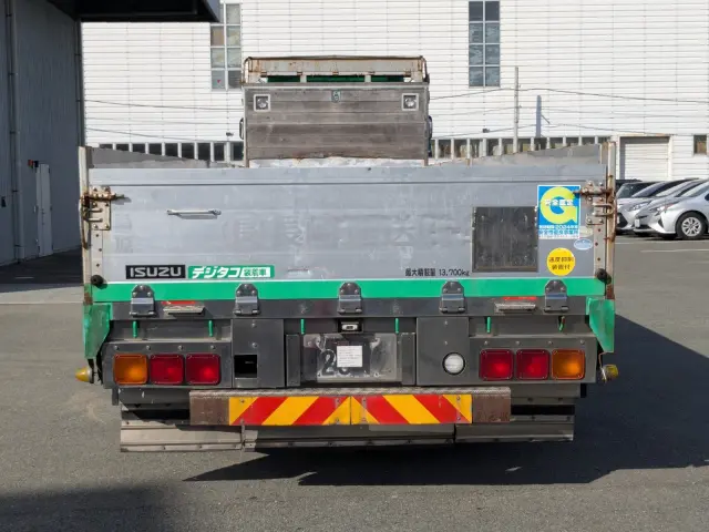 いすゞ ギガ QKG-CYJ77A(8x4)の写真8