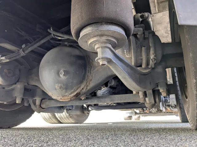 いすゞ ギガ QKG-CYJ77A(8x4)の写真14