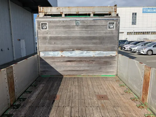 いすゞ ギガ QKG-CYJ77A(8x4)の写真19