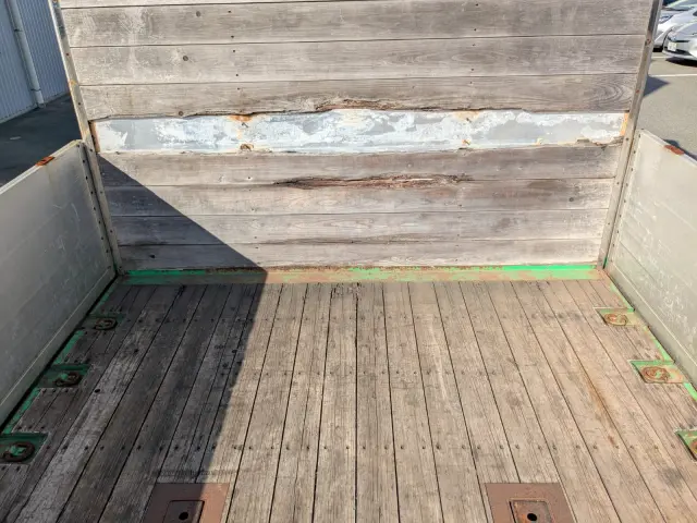 いすゞ ギガ QKG-CYJ77A(8x4)の写真20