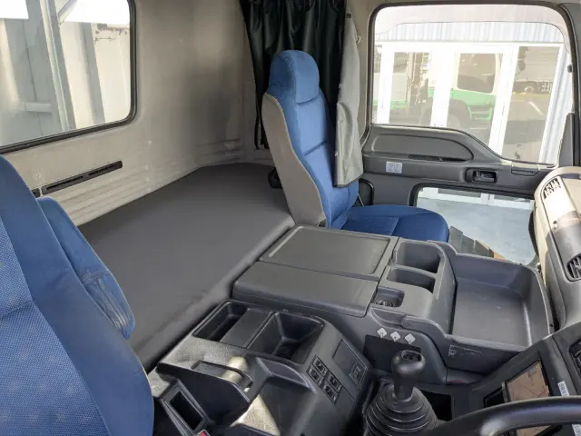 いすゞ ギガ QKG-CYJ77A(8x4)の写真28