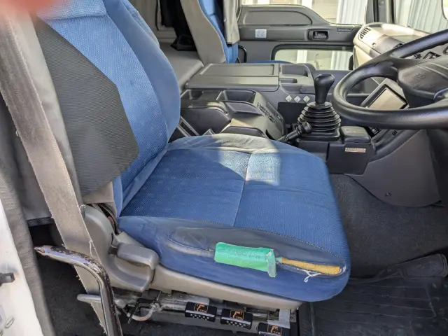 いすゞ ギガ QKG-CYJ77A(8x4)の写真31