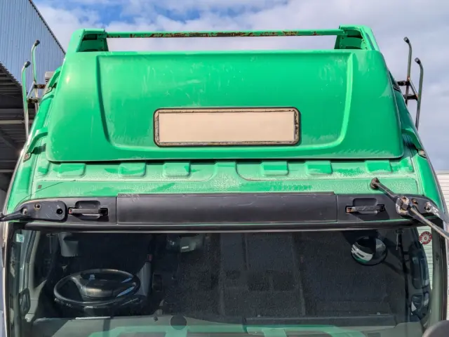 いすゞ ギガ QKG-CYJ77A(8x4)の写真36