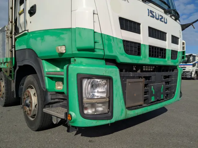 いすゞ ギガ QKG-CYJ77A(8x4)の写真39