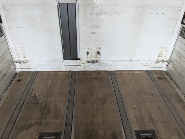 日野 プロフィア QKG-FW1EXBG(8x4)の写真23