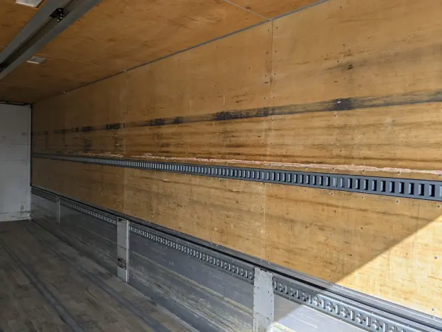 日野 プロフィア QKG-FW1EXBG(8x4)の写真26