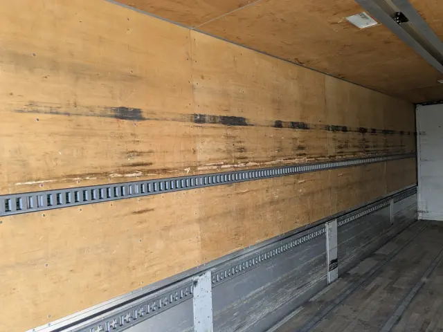 日野 プロフィア QKG-FW1EXBG(8x4)の写真27