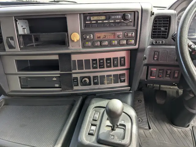 日野 プロフィア QKG-FW1EXBG(8x4)の写真35