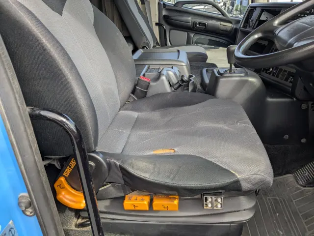 日野 プロフィア QKG-FW1EXBG(8x4)の写真37