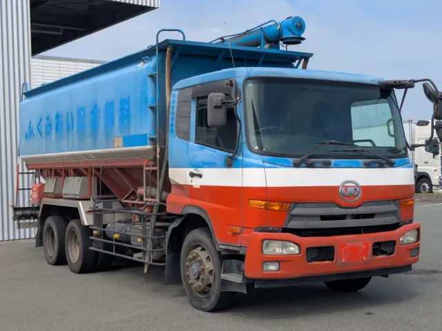 UD クオン QDG-PW39L(6x4)の写真2