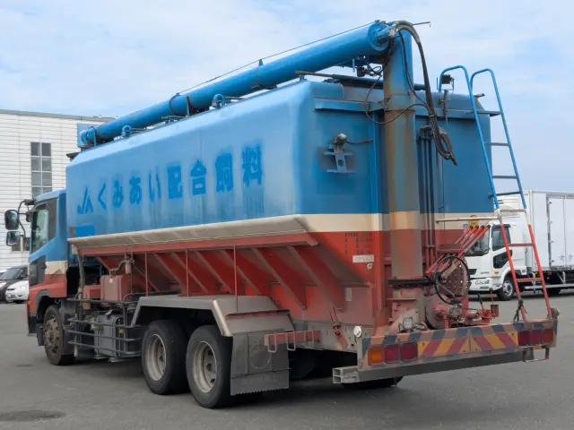 UD クオン QDG-PW39L(6x4)の写真4