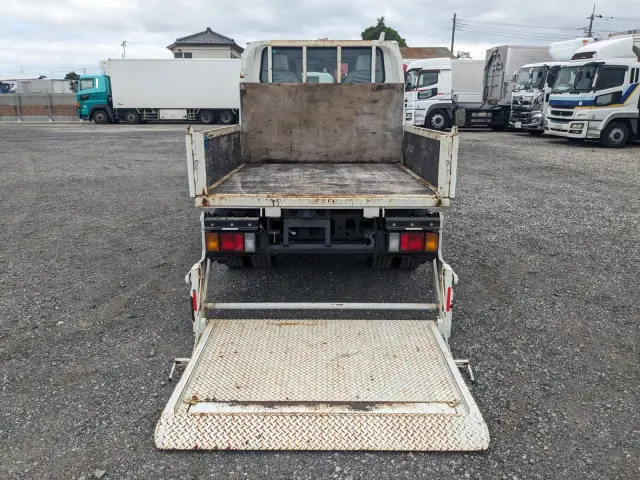いすゞ エルフ TPG-NJR85A(2WD)の写真8
