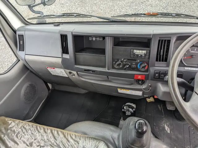 いすゞ エルフ TPG-NKR85AN(2WD)の写真27