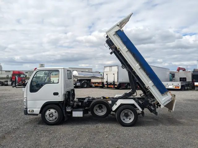 いすゞ エルフ TPG-NKR85AN(2WD)の写真29