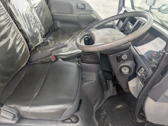 いすゞ エルフ TPG-NKR85AN(2WD)の写真40