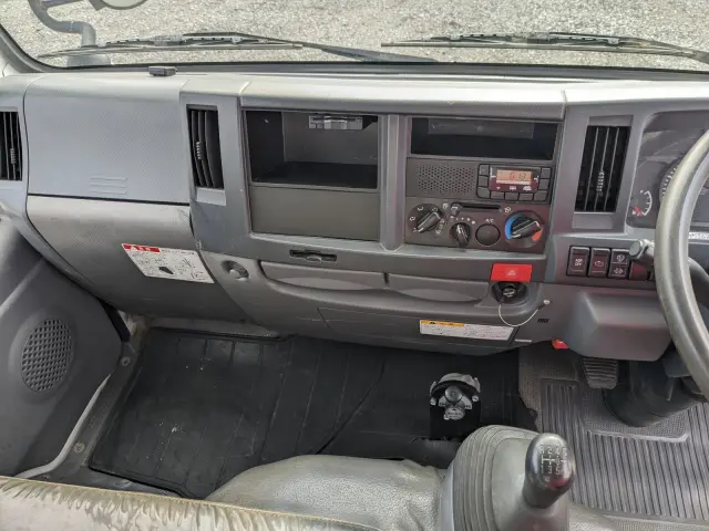 いすゞ エルフ TPG-NKR85AN(2WD)の写真27