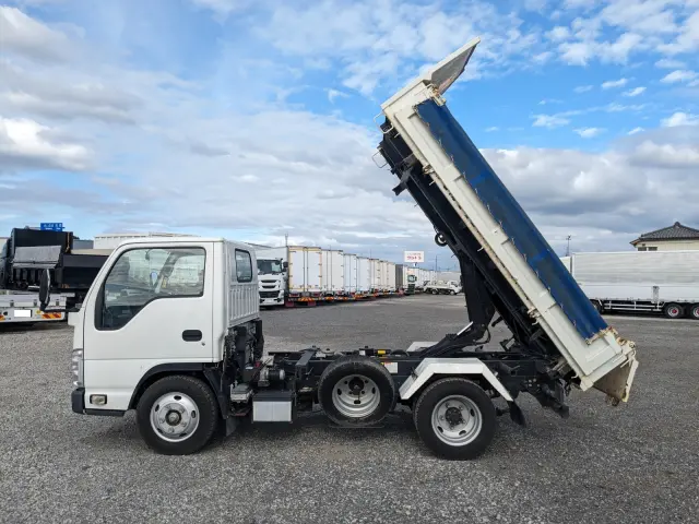 いすゞ エルフ TPG-NKR85AN(2WD)の写真29