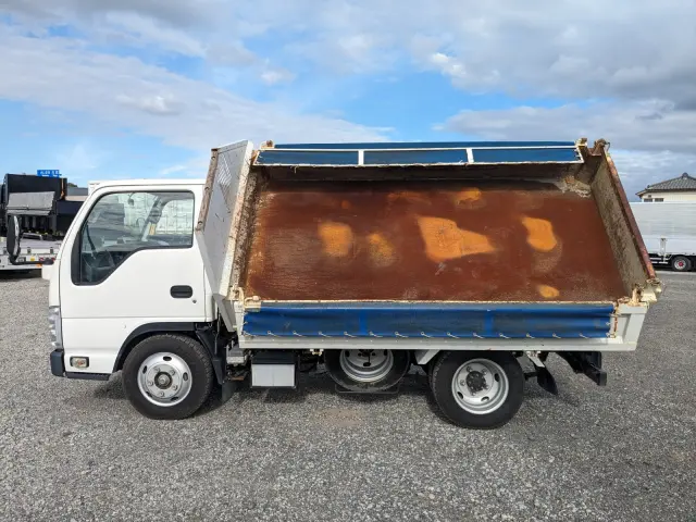 いすゞ エルフ TPG-NKR85AN(2WD)の写真37