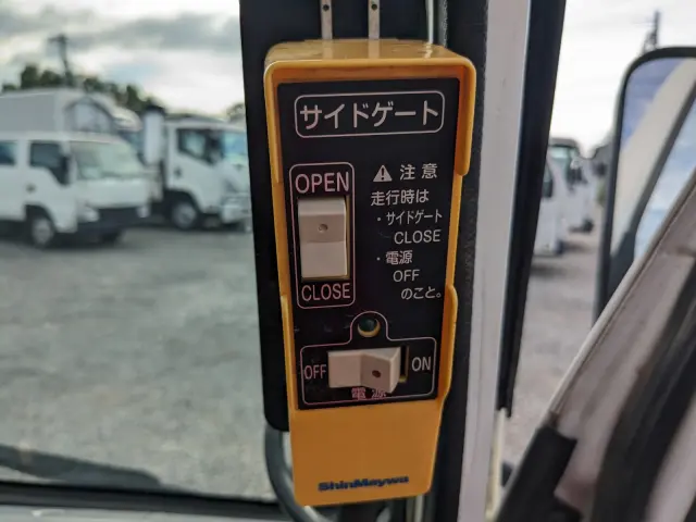 いすゞ エルフ TPG-NKR85AN(2WD)の写真44