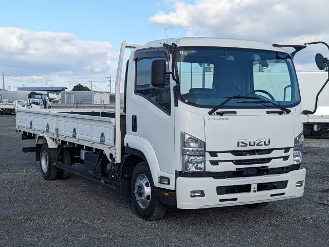 いすゞ フォワード 2RG-FRR90S1(2WD)の写真2
