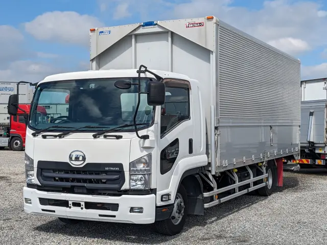 UD コンドル 2RG-BRR90S2(2WD)の写真1