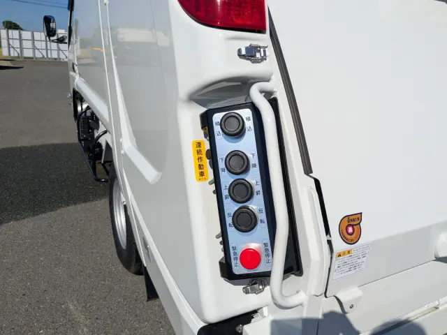 三菱 キャンター 2RG-FEAV0(2WD)の写真32