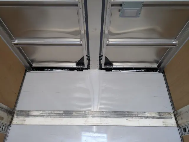 UD クオン 2PG-CD5CA(6x2)の写真14