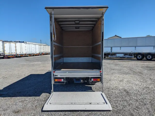三菱 キャンター 2RG-FBA20(2WD)の写真9
