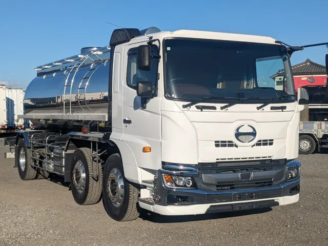 日野 プロフィア 2DG-FN1AJG(6x2)の写真2
