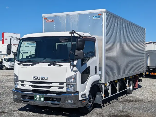 いすゞ フォワード TKG-FRR90S2(2WD)の写真1