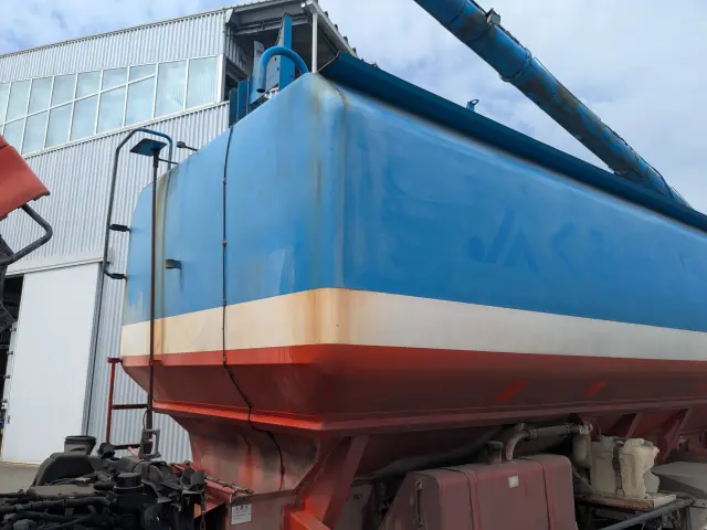 日野 レンジャー LKG-FE7JJAA(2WD)の写真45