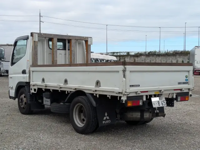 三菱 キャンター 2TG-FBA00(2WD)の写真3
