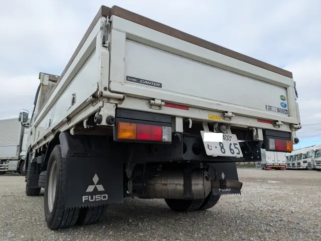 三菱 キャンター 2TG-FBA00(2WD)の写真5