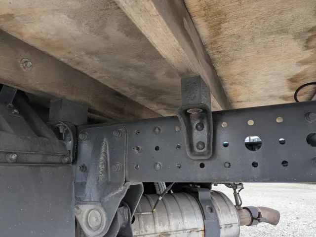 三菱 キャンター 2TG-FBA00(2WD)の写真16