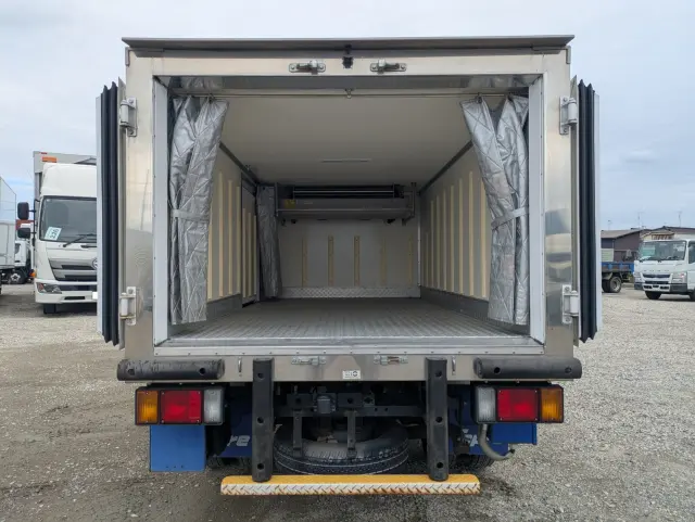 いすゞ エルフ TPG-NHR85AN(2WD)の写真8