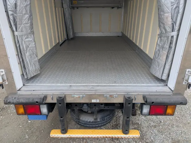 いすゞ エルフ TPG-NHR85AN(2WD)の写真10