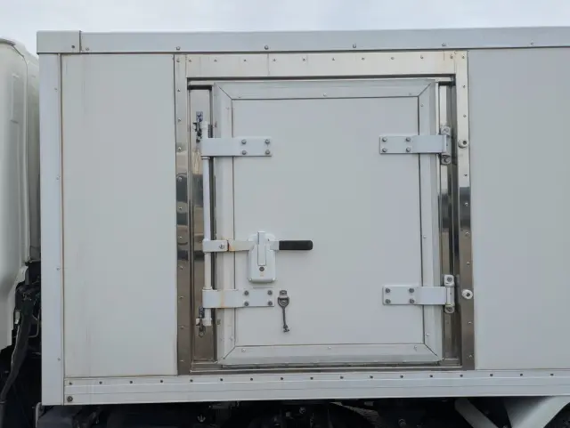 いすゞ エルフ TPG-NHR85AN(2WD)の写真31
