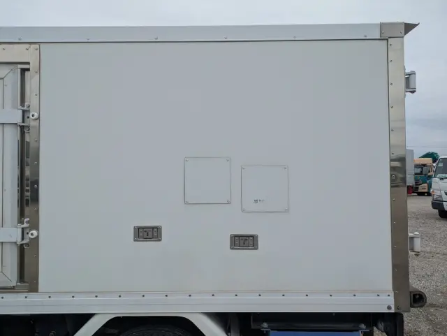 いすゞ エルフ TPG-NHR85AN(2WD)の写真17